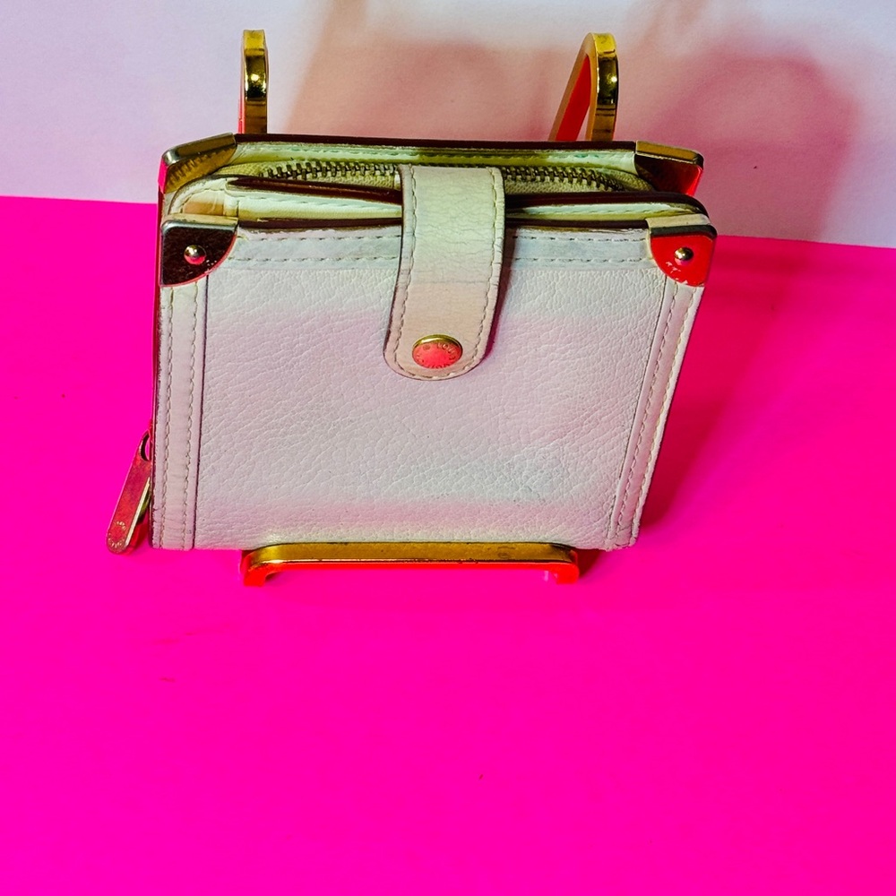 Louis Vuitton cream leather with red line and gold metal lining compact Walle - Picture 2 of 15